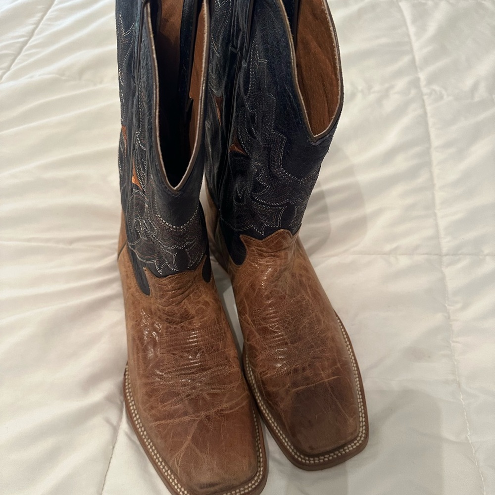 Tony Lama Mens boots.